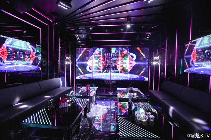 LuveniaKiefay's tweet photo. Noche de KTV lleno de canciones, risas y buena vibra! Ven a cantar tus favoritos con nosotros hoy!， https://t.co/c4igEsFl7D