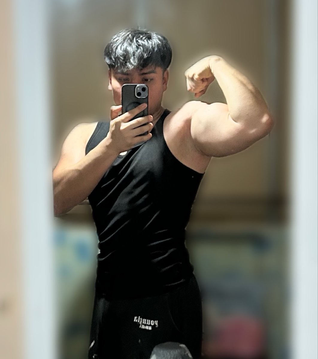 DeniSpring01's tweet photo. Saliendo del gym 🙋🏻‍♂️ https://t.co/KNTQOgT3pc