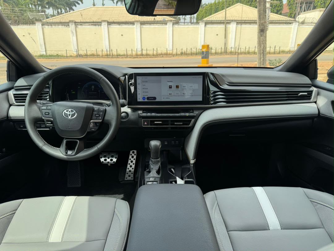 FRIDAYYv9's tweet photo. 🔥 MAD DISTRESS!! - 2 UNITS 🔥
Brand New 2025 Camry
Original Duty | Full Duty Paid
📍 Abuja - Car With Me Direct
💰 59M per 1 | 118M for 2 - LAST https://t.co/Z0cBq4r2jO