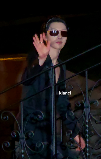 AboutMusicYT's tweet photo. NCT's Ten looks dashing at the Saint Laurent show tonight. https://t.co/ZyplgFeQNK