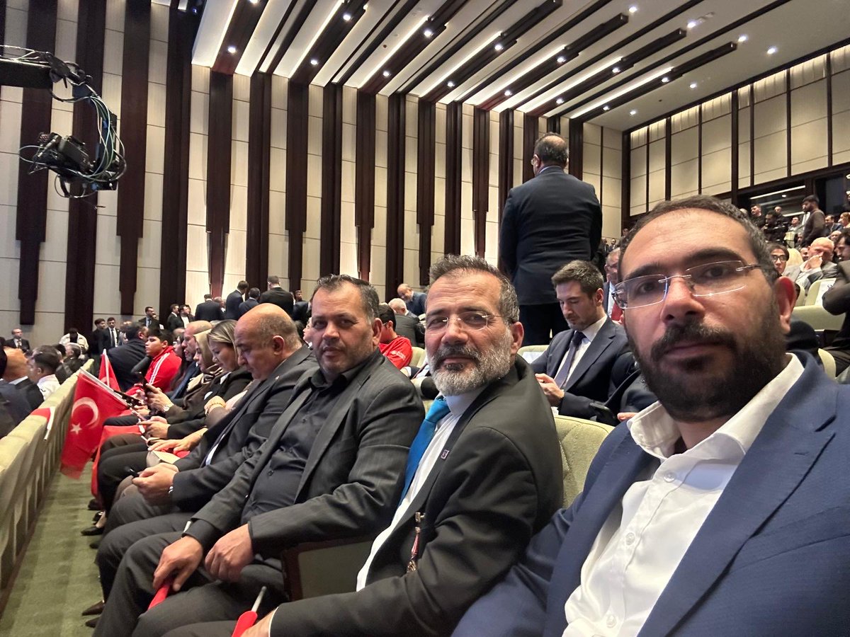 VatanGaziSehitD's tweet photo. Dernek Başkanımız ve Gazilerimiz Cumhurbaşkanlığı külliyesinde Ülke Tv 10.Spor ödülleri Programına katılım sağladılar.

Programa davetlerinden dolayı moderatör Ömer ÖNDER beyfendiye teşekkür ederiz.

@rterdogan @hasandogan @mahinurozdemir @hulusiakar38 @ztarikdaroglu https://t.co/76dZtncQVA
