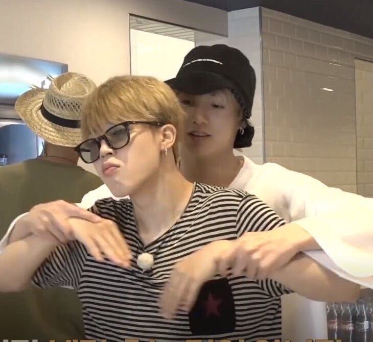 picsbykookmin's tweet photo. https://t.co/SQwcO63F2t