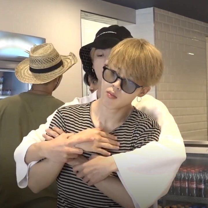picsbykookmin's tweet photo. https://t.co/SQwcO63F2t