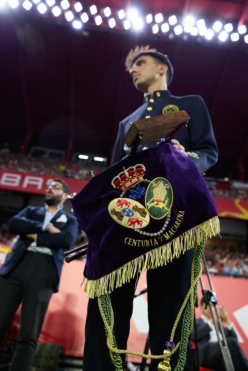 SevillaFC's tweet photo. 🎷 Un auténtico placer recibiros en nuestra casa @BandaCenturia y que hayáis enseñado cómo suena Sevilla a toda España 🥹🇪🇸 https://t.co/pfTCcJ89SM