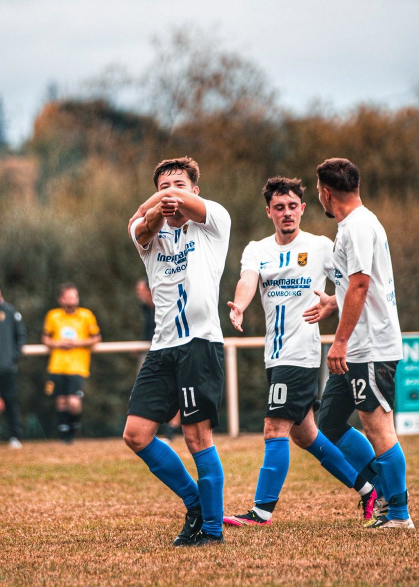 FCHBR1's tweet photo. Toute l’équipe de dimanche envoie tout son soutien à Steph, qui n’a pas pu être présent lors de la rencontre pour des raisons extra-sportives. On pense fort à toi ! 🖤💙
#FreeSteph #Repaire #EnsemblePlusFort https://t.co/81fcYWHJ4X
