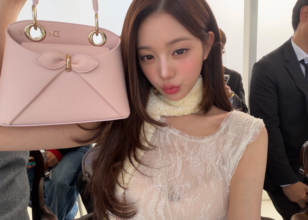wonyoungdollz's tweet photo. Pretty pretty 👛🩷 https://t.co/X8JF8k4KaG