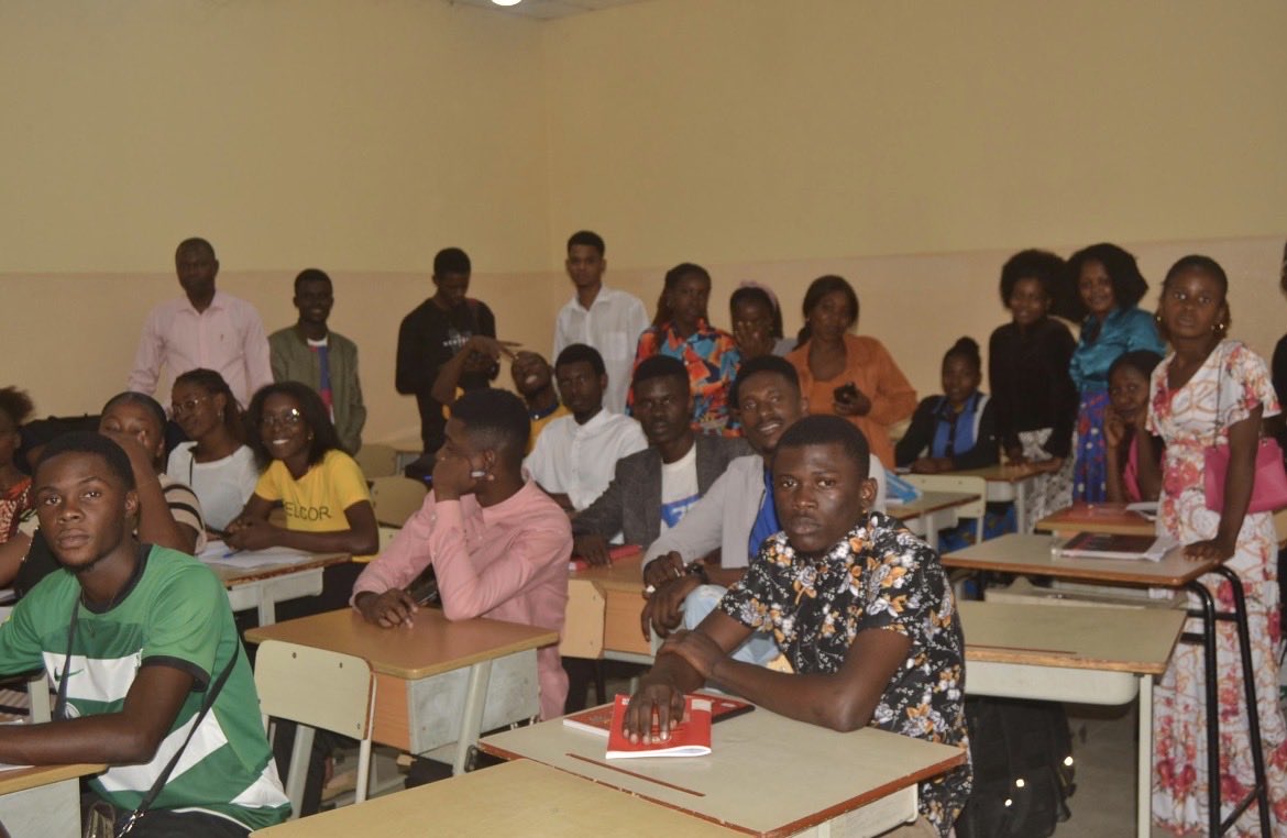leonor_00o's tweet photo. Boa notícia para quem estuda em Cabinda. 🎓🇦🇴 O ISCED recebeu acreditação para cinco cursos no presente ano académico, incluindo formações de graduação e pós-graduação.
#Cabinda #Universidade #Angola https://t.co/3VcFVxD2ik