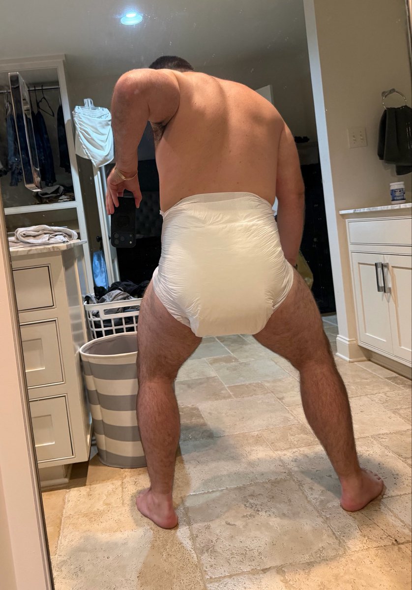 kinkyengineer93's tweet photo. How’s my tape job? https://t.co/P0sFNwYLJG