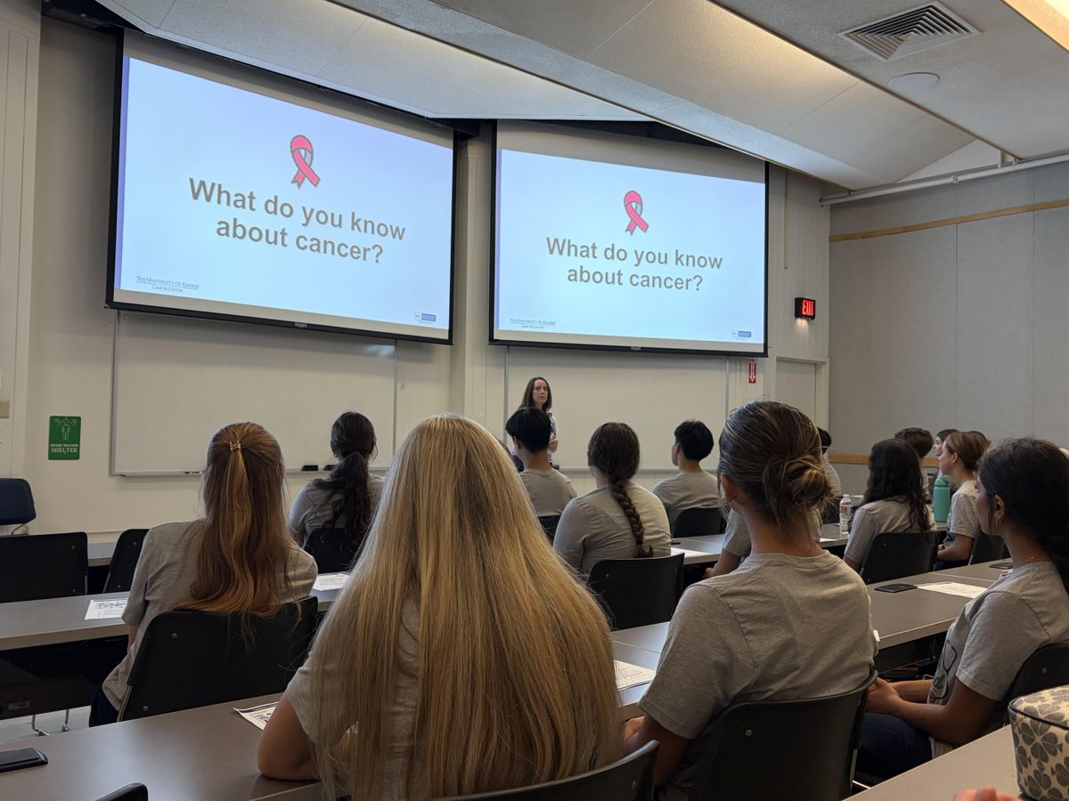 bvcaps's tweet photo. 🧬🔬CAPS Foundations of Medicine students explored the world of cancer research during a visit to @KUcancercenter! Students learned about cancer science, cell research, case studies, oncology careers, &amp; groundbreaking research happening right here in KC.🩺#ChampionsOfLearning 💙 https://t.co/d5tr4MZhkU
