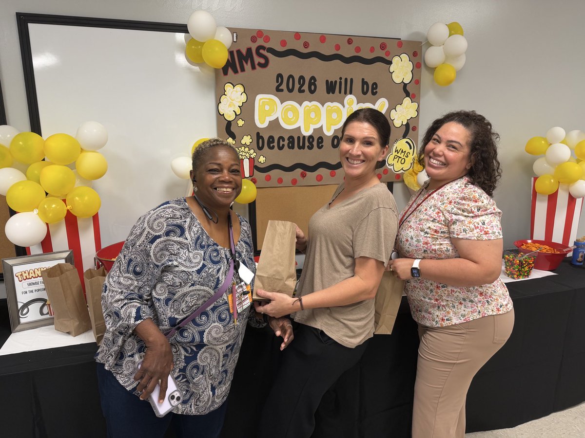 HumbleISD_WMS's tweet photo. Our wonderful @WoodcreekPTO stopped by today for a delicious treat. Thank you for always thinking of us! 
#BeEliteWMS #ELEVATE https://t.co/fmoZyGQmEx