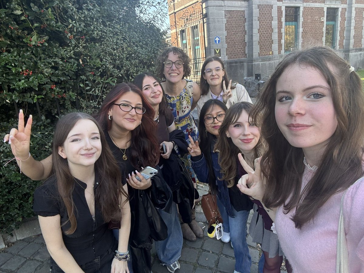 yara_vntm's tweet photo. We actually did it 😭😭 it’s so cute how we all didn’t know each other but we came together to support Namping and got along so well 🥰 I’m glad I got to know all of you 🫶🏻🫶🏻

@vminlou @felicie_duj @Ariaddan @havanahh_ohnana @noonelikethomas @kinberlli28  @jodebock

A DELVAUX MOMENT WITH NAMPING

#NampingxDelvaux #Nampingster #NampingStarInBrussels #Delvaux