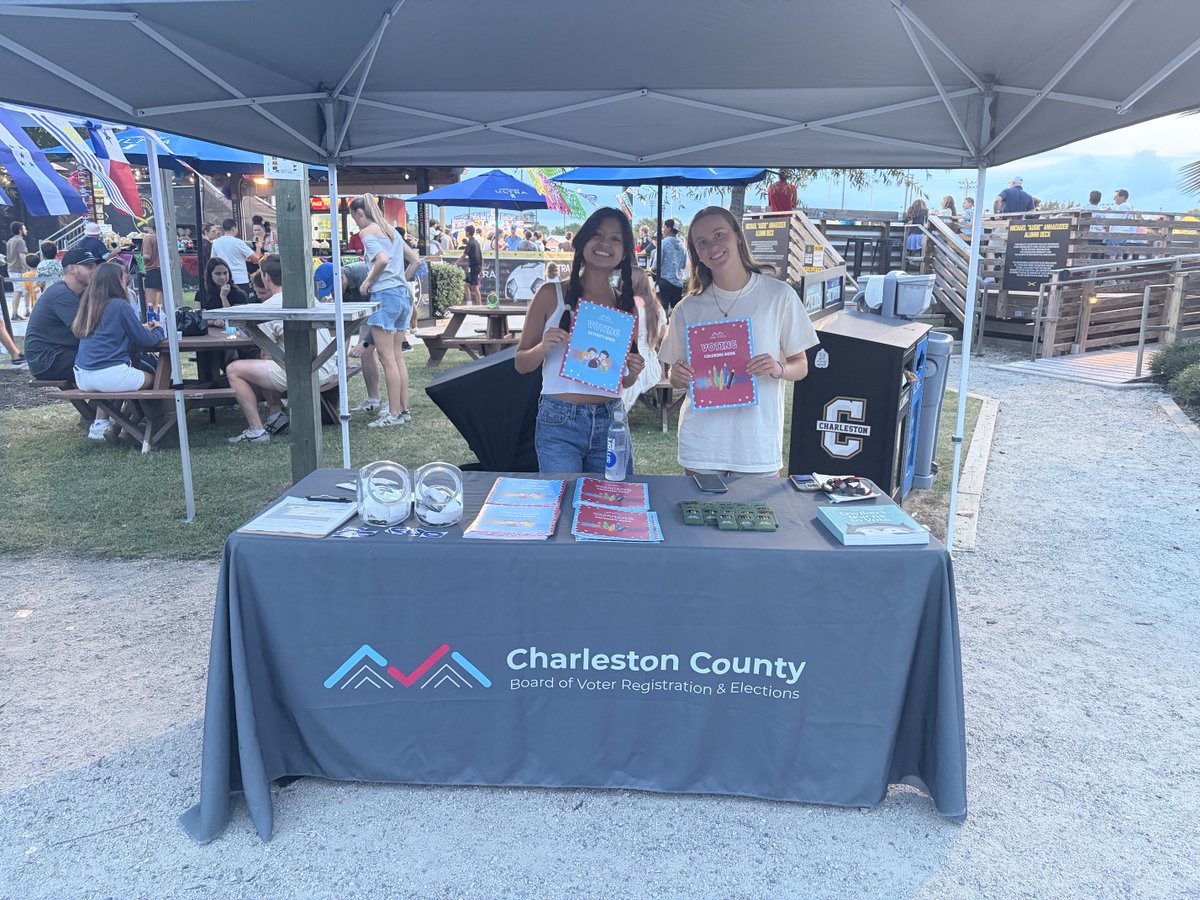 CharlestonVotes's tweet photo. We’ve been having a blast with the @Chas_Battery  this season! ⚽

Got some extra time? Come on over if you see us! ✅

#CHSVotes #CHSNews #SCVotes #VoteReady https://t.co/KcRZRvMnKT