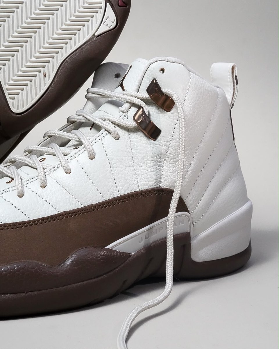 JustFreshKicks's tweet photo. DETAILED LOOK: Air Jordan 12 Retro "Fireside" 🪵

• October 24th
• $215 https://t.co/f5MjAsRU53