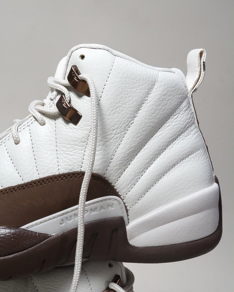 JustFreshKicks's tweet photo. DETAILED LOOK: Air Jordan 12 Retro "Fireside" 🪵

• October 24th
• $215 https://t.co/f5MjAsRU53