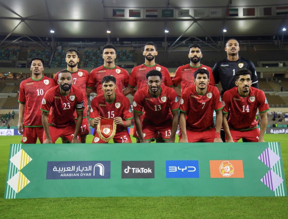 nam36r's tweet photo. رسميًا | منتخبنا الوطني 🇴🇲 يتأهل إلى الدور نصف النهائي من بطولة كأس الخليج، بعدما حل وصيفًا للمجموعة الأولى، متفوقًا على المنتخب العراقي في معيار "اللعب النظيف" بعد التساوي في عدد النقاط وفارق الأهداف والأهداف المسجلة.

الحمدلله.. وألف مبروك لجماهيرنا العُمانية 🇴🇲❤️🔥

مواصلة المشوار نحو اللقب بإذن الله 🏆✨

#خليجي٢٧ | #عمان_الكويت