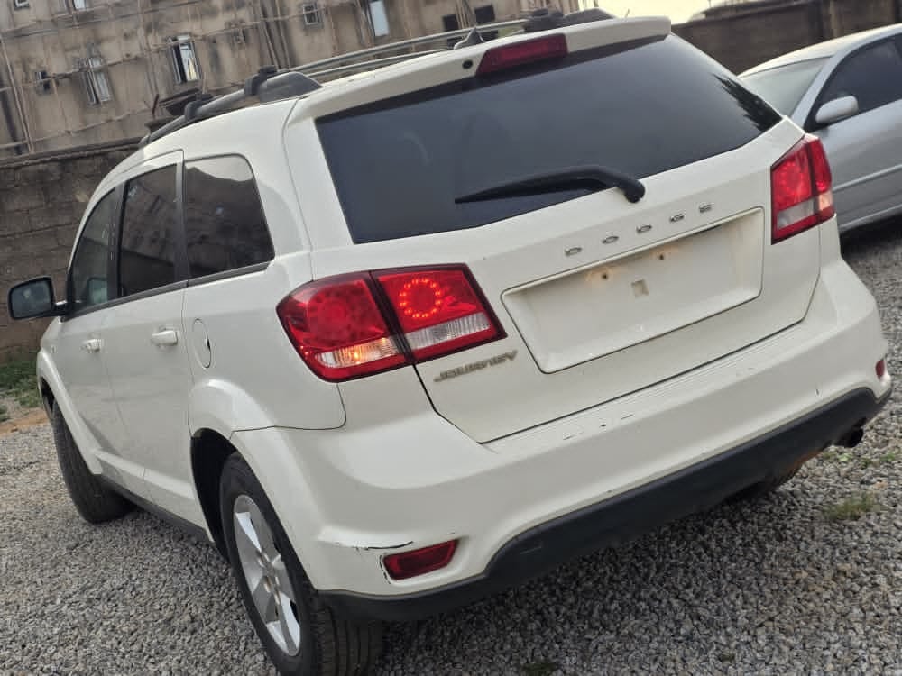FRIDAYYv9's tweet photo. 2015 Dodge Journey - Foreign Used
Original Duty | First Body
Engine/Gear Untouched | AC Factory
Buy &amp; Drive | Accident Free
📍 Abacha Rd Nyanya, Abuja - Direct
💰 9.8M LAST - All Inclusive https://t.co/7VYfEPIYV1