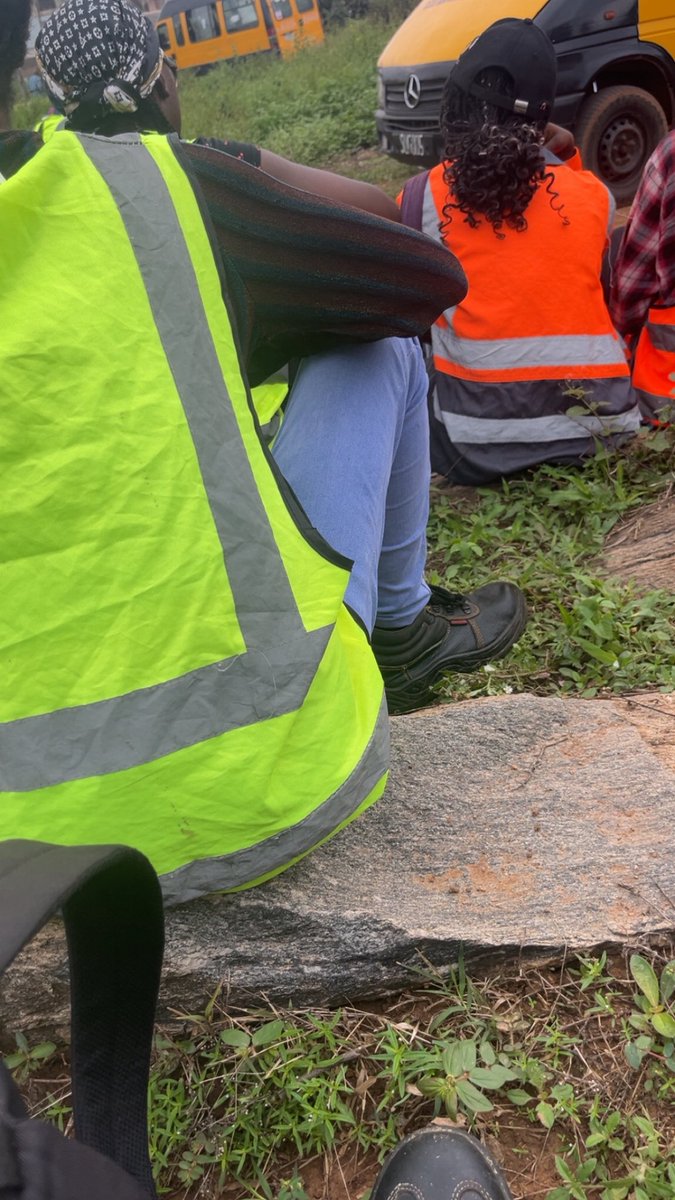 Nifemi029's tweet photo. In case you see any of these lemon and orange rangers in Ago and its environs, no fear. Earth scientists are currently at work👍🏽 https://t.co/z1rGqRd1TU