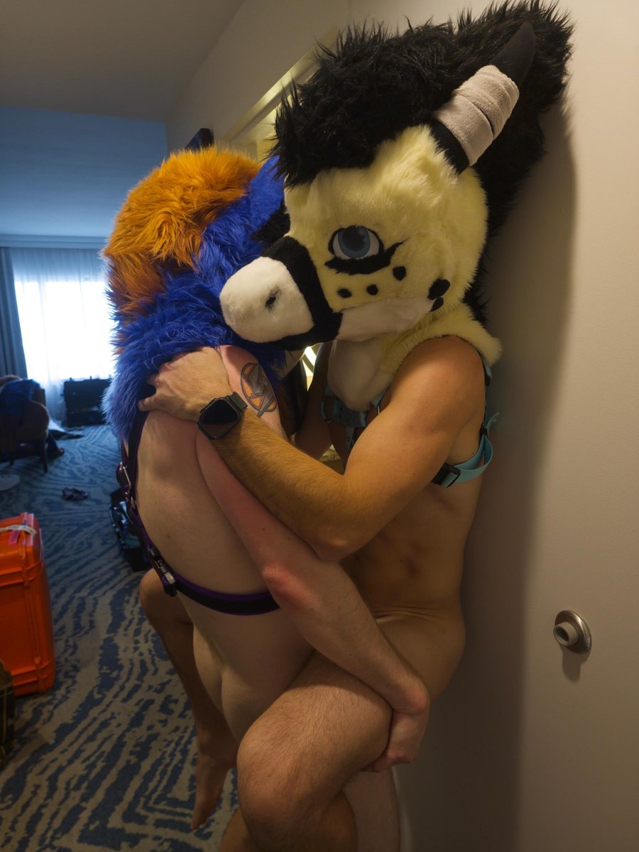 DergButt's tweet photo. I work out so I can do things like this with @AfterTark 😏 https://t.co/iIGECYCDv0
