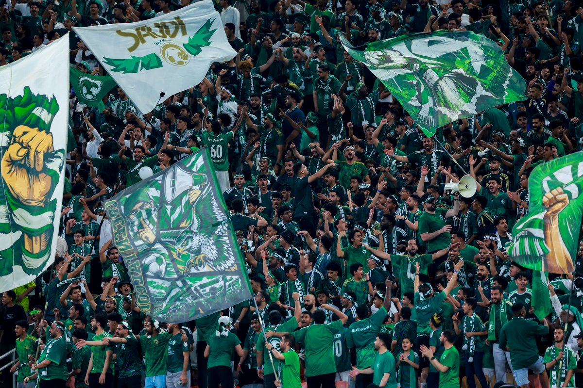 SaudiNTFans's tweet photo. 41,594 عاشق في معقل الصقور 🦅
يهتفون من أجل الأخضر 🇸🇦🔝

شــــــكرًا من القلب 💚 

#هذا_الأخضر | #السعودية_العراق https://t.co/NcfmSanrkN