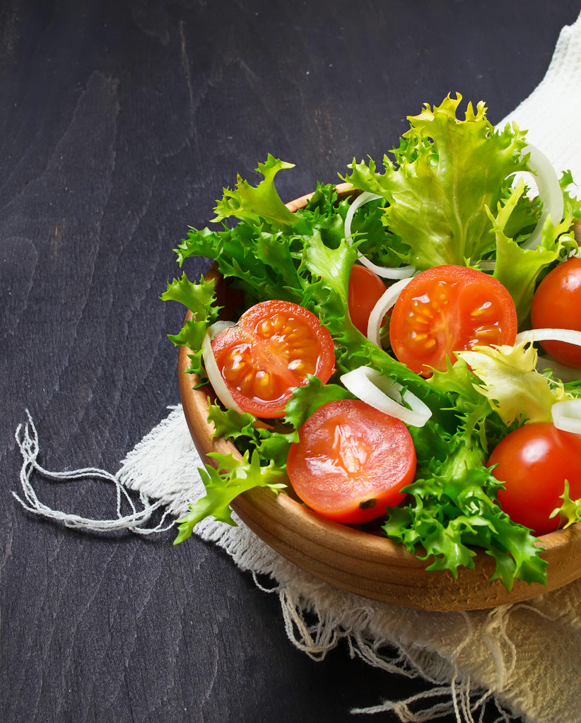 LisbethQuasdorf's tweet photo. Hoy para almuerzo comí ensalada fresca de tomate, lechuga y aguacate, ligera y deliciosa!， https://t.co/RFZCMxKuI2