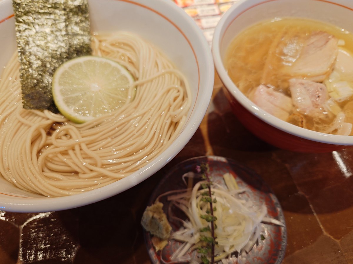 v7TbnIPvF22SNIs's tweet photo. 削除は休日だからラーメン食いたい欲満たしてきました〜
昆布水つけ麺…これマジで麺だけでも美味くて麺に塩だけかけるだけで食べ終わりそうになるww
龍介の昆布水つけ麺は感動もの
#meRO https://t.co/blXUEP8Kak