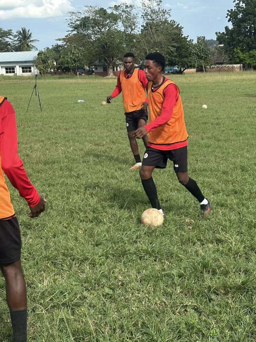 CASTLEFOOTBALLA's tweet photo. Busy at Soccer Temple. 😤 https://t.co/cMdG5tfdI9