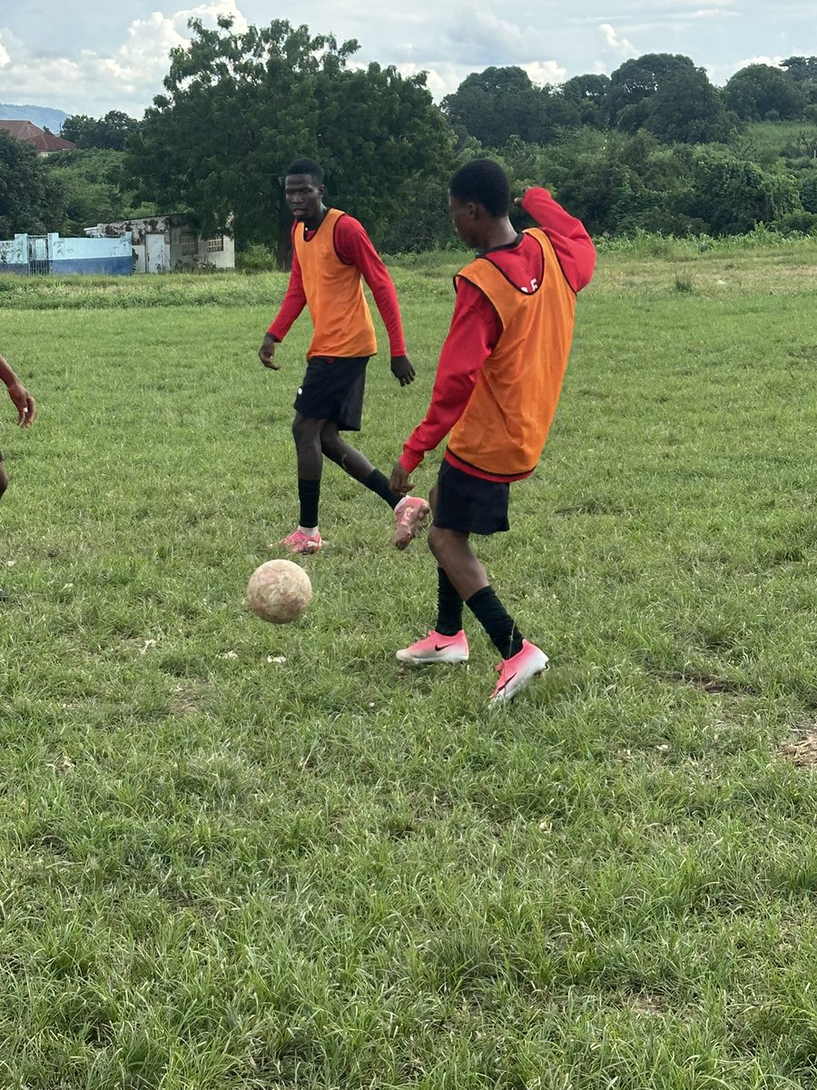 CASTLEFOOTBALLA's tweet photo. Busy at Soccer Temple. 😤 https://t.co/cMdG5tfdI9