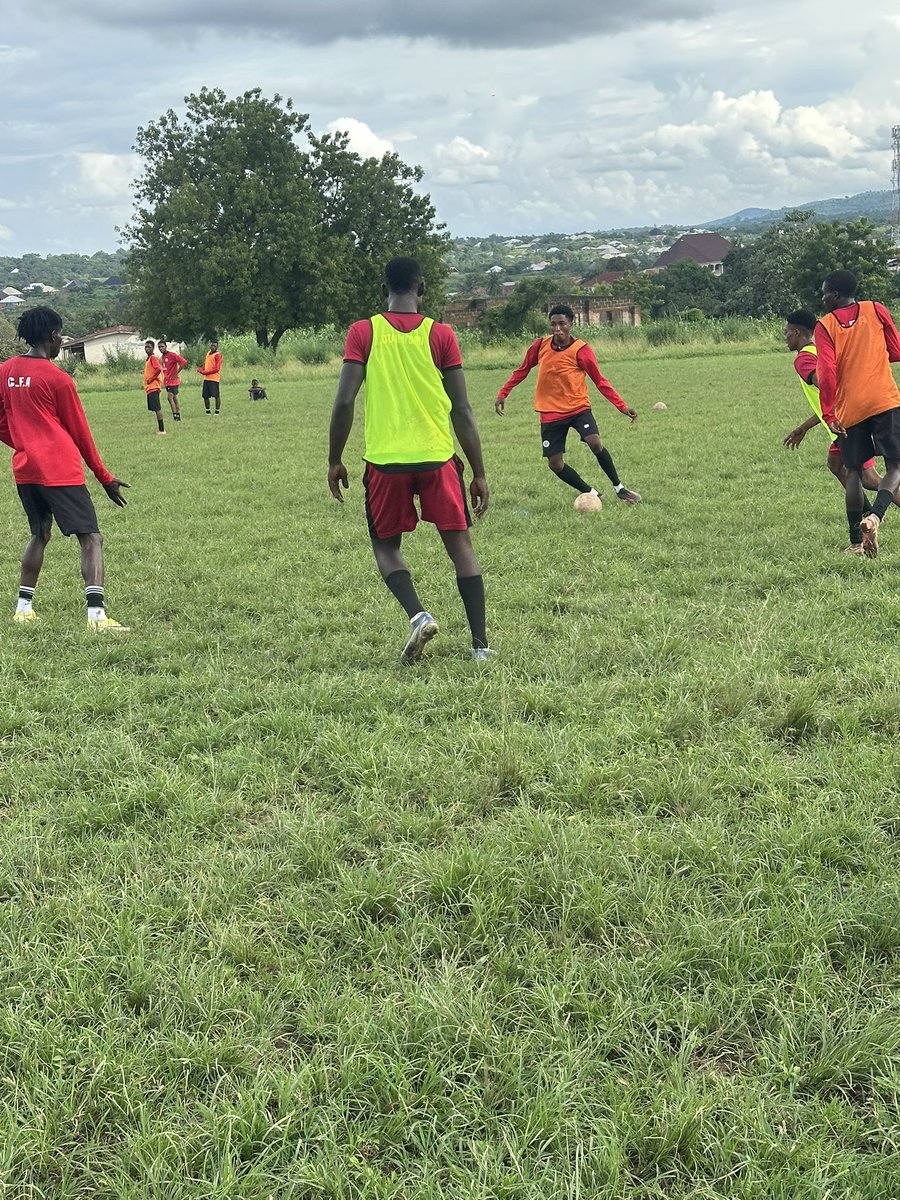 CASTLEFOOTBALLA's tweet photo. Busy at Soccer Temple. 😤 https://t.co/cMdG5tfdI9