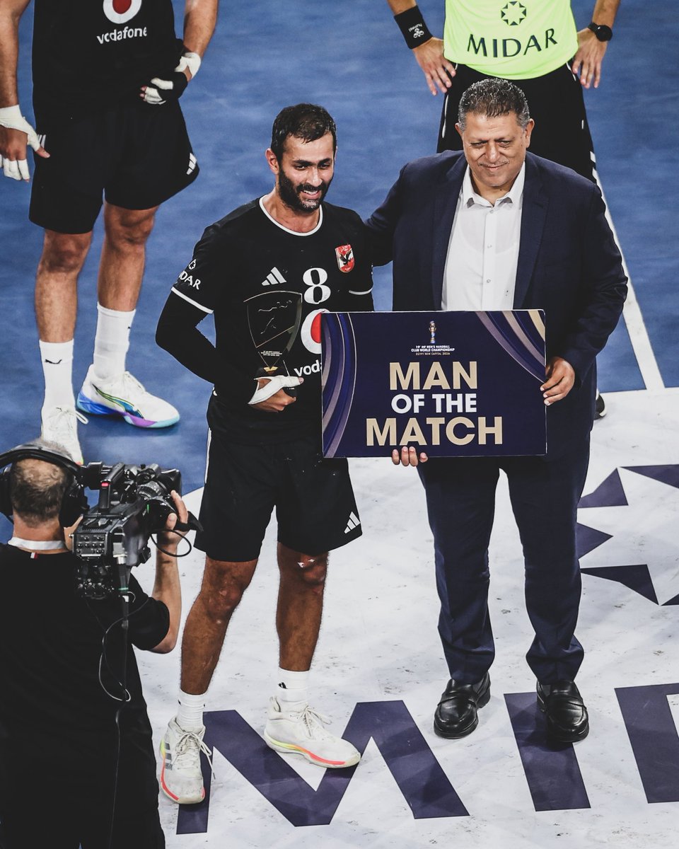 Ahly_Handball's tweet photo. النادي الأهلي ده فريق جبار 🔥 https://t.co/CKqRYxpBBG