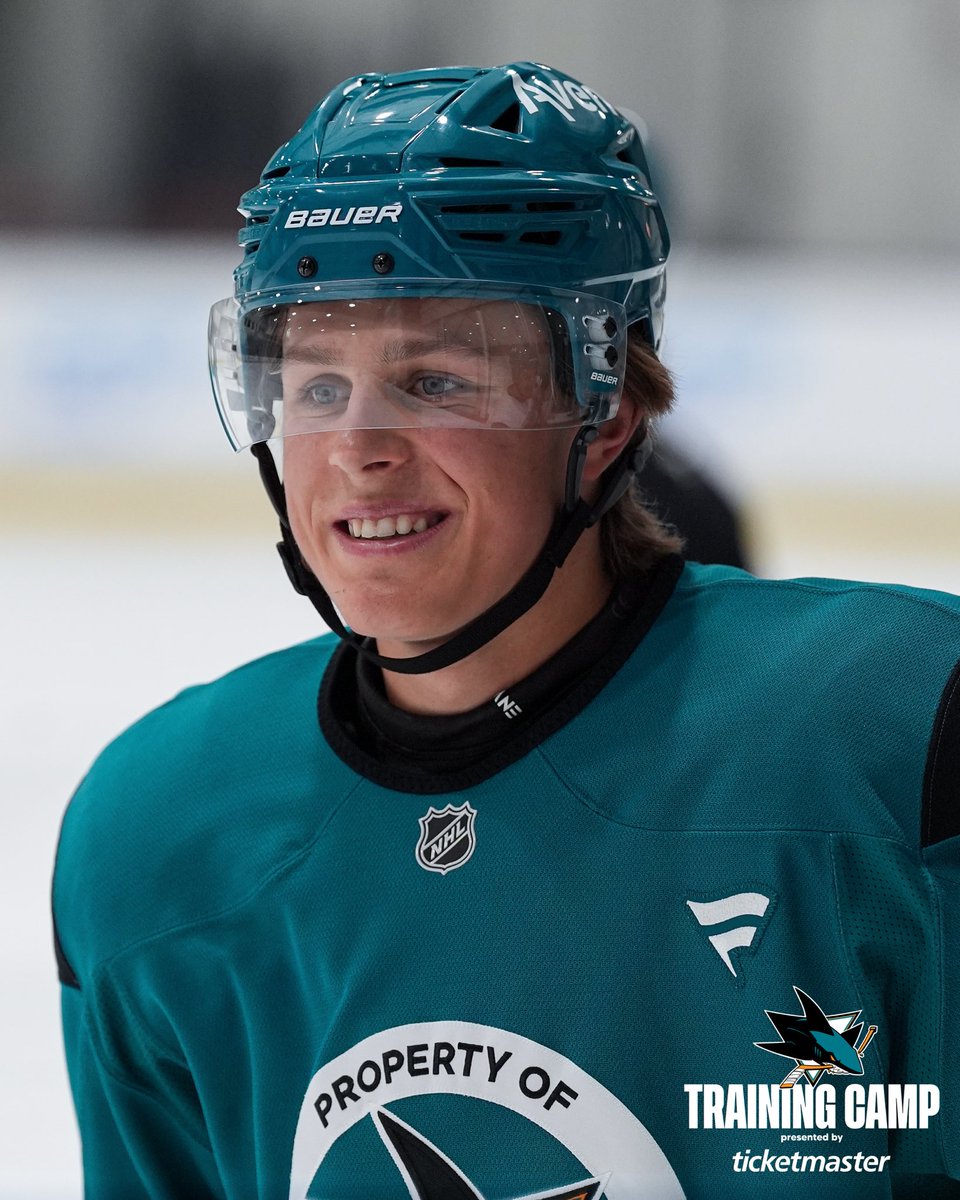 SanJoseSharks's tweet photo. Home opener 🔜

#TurnItAllTeal | @Ticketmaster https://t.co/ZNMVS3IQk8