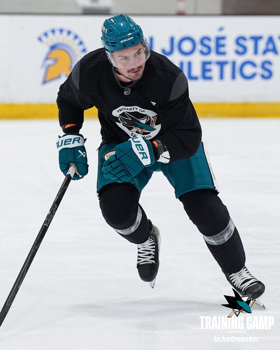 SanJoseSharks's tweet photo. Home opener 🔜

#TurnItAllTeal | @Ticketmaster https://t.co/ZNMVS3IQk8