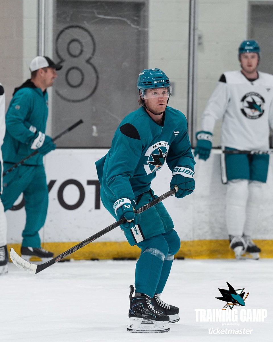 SanJoseSharks's tweet photo. Home opener 🔜

#TurnItAllTeal | @Ticketmaster https://t.co/ZNMVS3IQk8