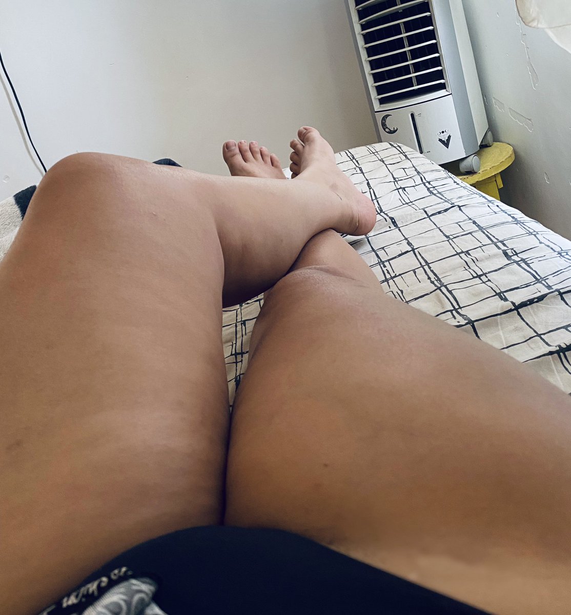 Isxangel's tweet photo. Confessa… você conseguiu olhar só uma vez? 👀🖤
Se quiser ver mais de pertinho, chama na DM 😈✨

#feet #feetlovers #privacy #onlyfans #xotaawards https://t.co/SQOK9nuwfl