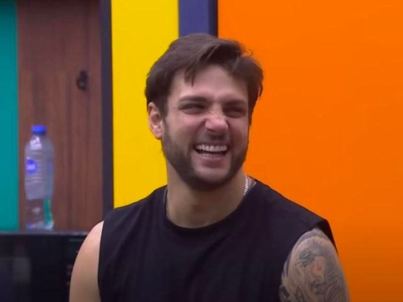 Mcl1x100to's tweet photo. A estas horas Nico se ría con sus chistes todos ñoños jejejeje

#NicolaPorcella https://t.co/ec4urv18Zf