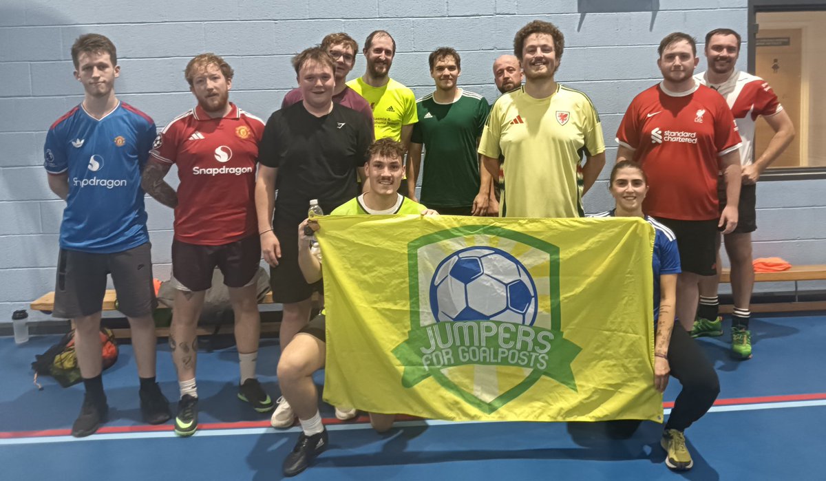 JfGkickabout's tweet photo. 💛💙💚
Last night's kickabout. 3 x 5 aside, 1st goal wins, winner stays on 🥵. Thank you all
#jumpersforgoalposts #footballfun
#footballforall https://t.co/TL5ebadNXM