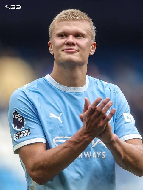 SlysportsX's tweet photo. 🚨💣 BREAKING: Haaland is considering LEAVING Man City in January.

The Norwegian has expressed a desire to look  change teams in the midst of the current storm surrounding Man City. He has clearly told his agents he will not go down with the club as he was not part of the team when the rules were broken.