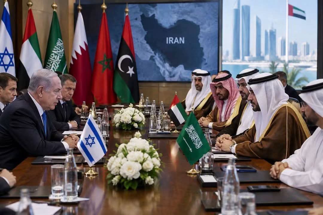 JimmyVirkk's tweet photo. یعنی چشم فلک نے یہ دن بھی دیکھنا تھا کہ جن کے اجداد نے اسلام کی روشنی کو دنیا تک پہنچایا وہ آج مسلمانوں کے بدترین دشمن، ایک فاسق فاجر غاصب رجیم کی قیادت میں ایک مسلمان ملک کے خلاف صف آراء ہو چکے ہیں!!! https://t.co/kYNuugJbC4