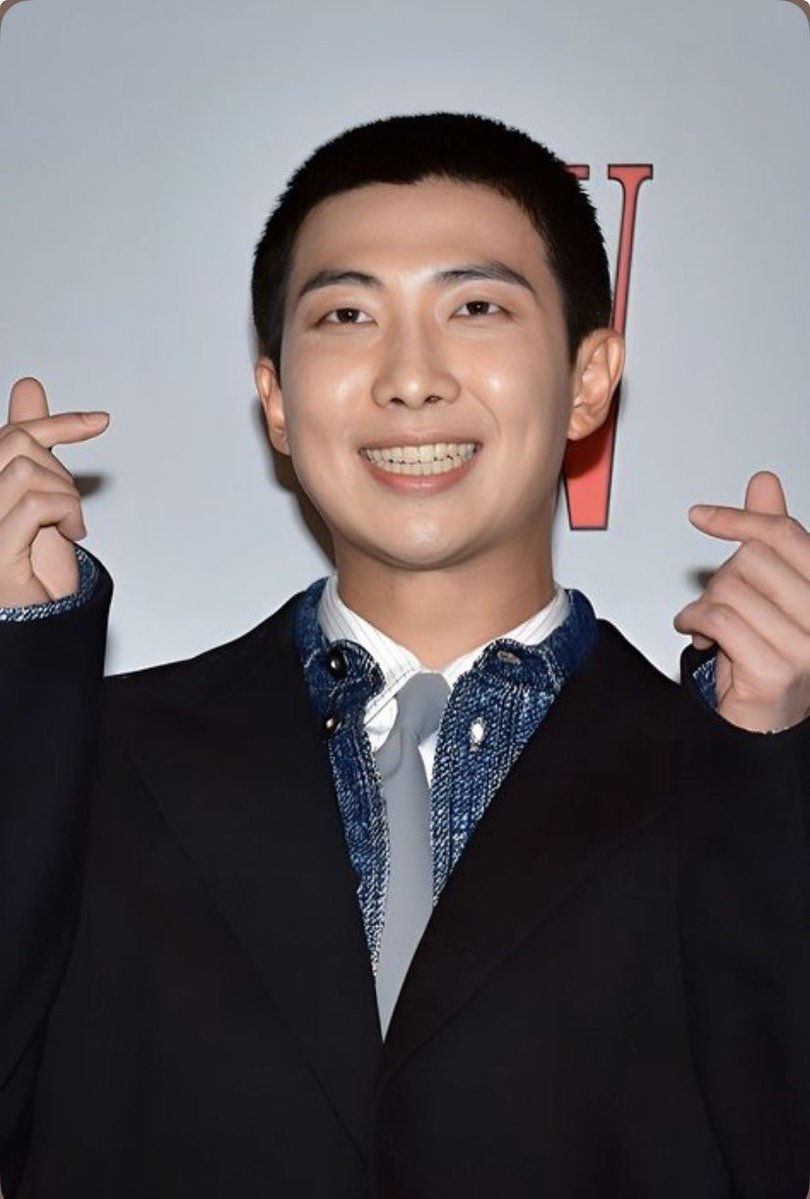 cloudminverse's tweet photo. @zlizaelfhvy @mimikii7 @flwrsflx @dwaekizz @Yien83002863660 @hyvnliix @KenishaK97161 Tell her to talk about other group looks when RM finally grew a jaw 😂 They talk shit but the second you counter reply they block you like fucking losers. https://t.co/3N4xED5Z01