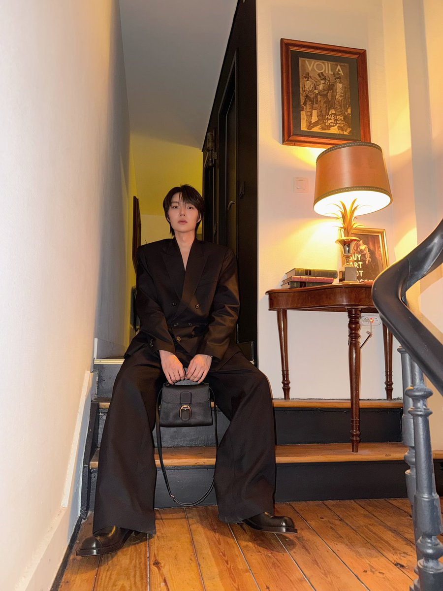 Chamook1919's tweet photo. It was a very long long day.
Goodnight everyone⭐️🫶🏻

A DELVAUX MOMENT WITH NAMPING
#NampingxDelvaux
#Delvaux
#nampingster https://t.co/4LDdzvxwNa