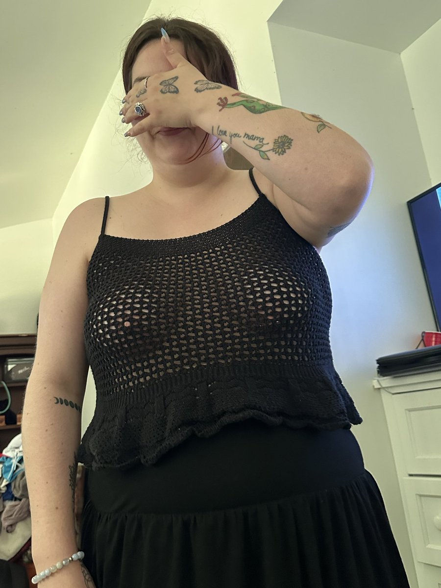 Princesspeachjd's tweet photo. #seethru
#nipslip 
#lovetotease https://t.co/ZtF3UqqRHo
