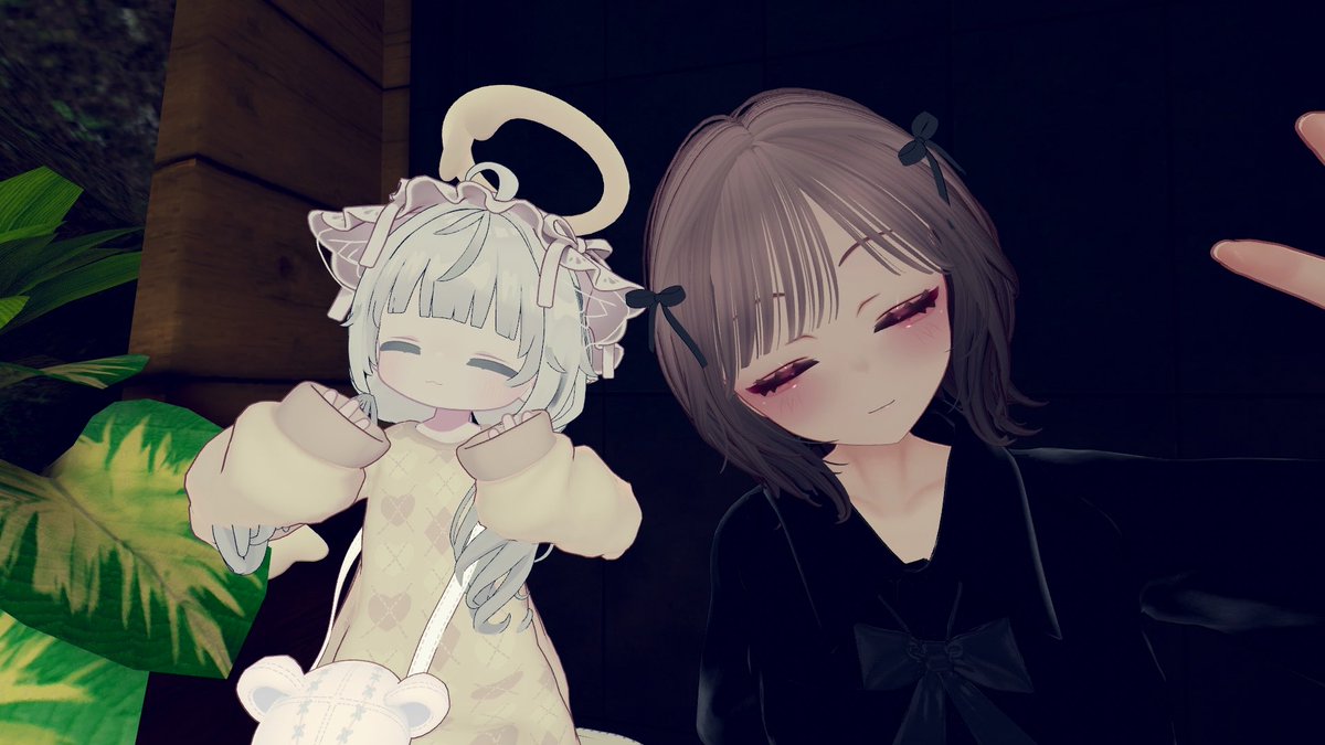 VRCmay00's tweet photo. 2人にも挨拶できてうれしい～！！急に行ったのにありがとう～！！✌🏻ᴖ ̫ᴖ https://t.co/9Lw7tfndf1