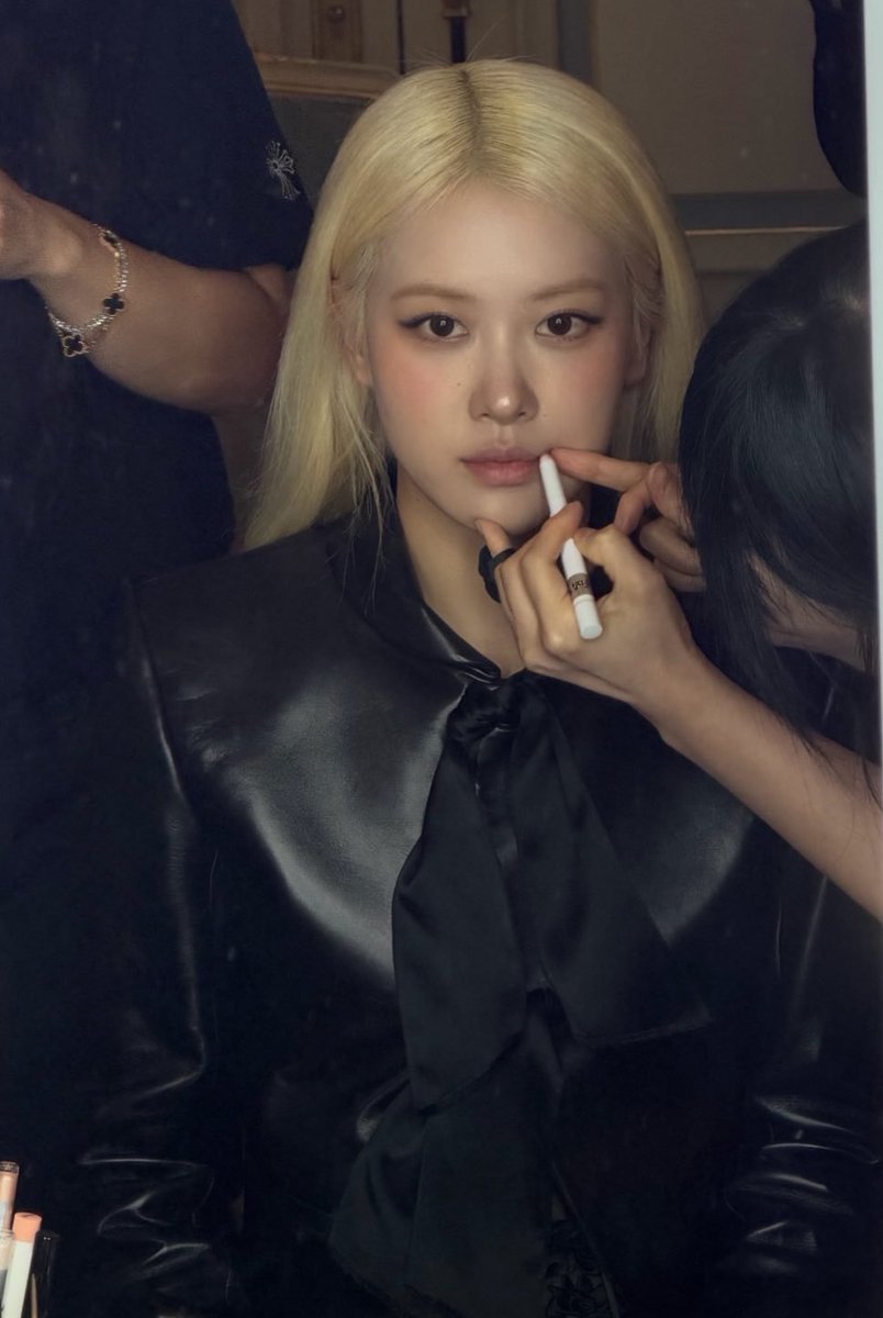 NumberOnesNews's tweet photo. Rosé Scores Her First Solo Hit Of 2026 With A New Bestseller
“New Trick” debuts on two U.K. rankings this week. The single becomes a top 20 bestseller on the Official Singles Downloads chart, where it opens at No. 18, and it barely misses that region on the Official Singles Sales tally, coming in at No. 21.

The two rosters are closely related, but they measure slightly different things. The Official Singles Downloads chart focuses only on digital purchases, while the Official Singles Sales ranking incorporates downloads as well as physical formats like CD and vinyl.

In both cases, “New Trick” becomes Rosé’s ninth solo hit and her first of 2026. The release also marks a minor revival for the Grammy-nominated artist, as it outpaces both “On My Mind” with Alex Warren and “Messy,” her two debuts in 2025.
🔗:https://t.co/E2SdK86yx8

ROSÉ AT YSL PFW
#ROSÉ #SaintLaurent #ParisFashionWeek