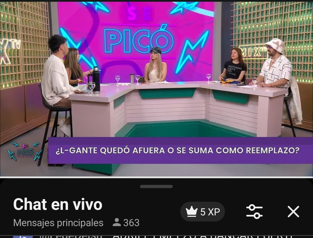 jfttfag's tweet photo. tener el tupe de hablar de numeros, la CINcarisma dando lastima con 300 vistas, mientras lu llega a picos de 4.7k  en el vivo👄💄 https://t.co/XcAIRsFu1X