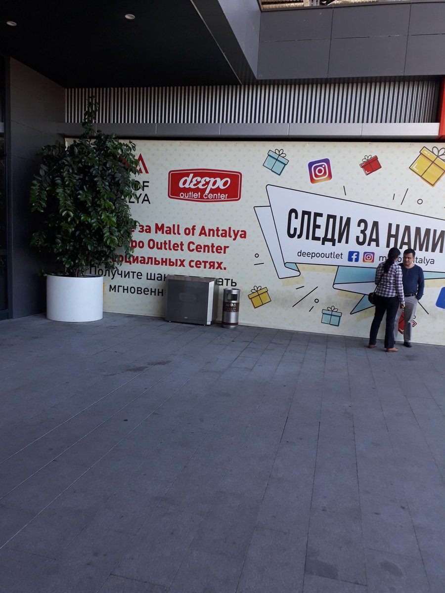 AlangovaAltay's tweet photo. Antalya Rus işgali altında adamlar savaşmadan sıcak denizlere indi. 
Deli Petro mezarda keyif sigarası içiyor. https://t.co/3HiVAYQAD3