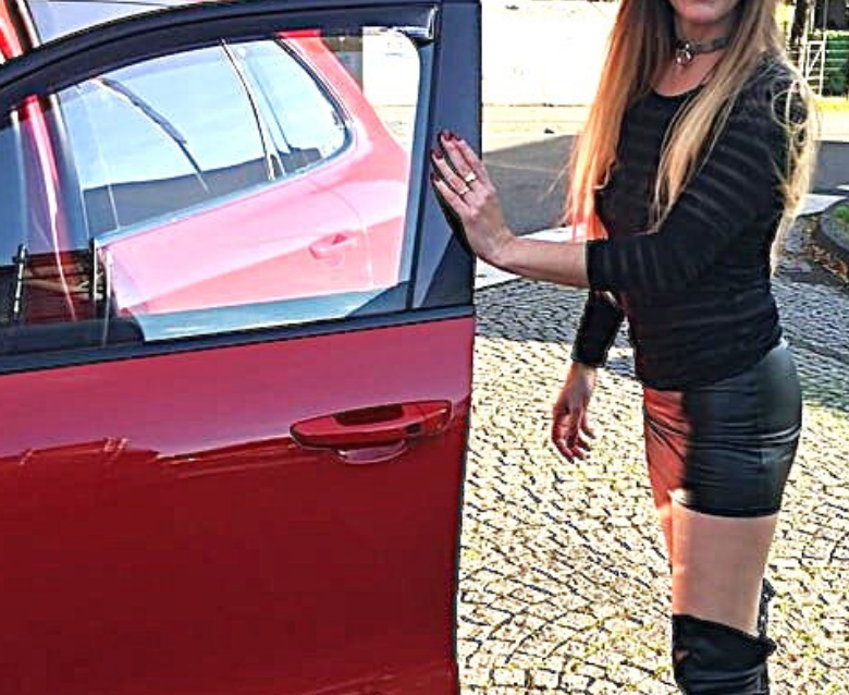 Gert05037379's tweet photo. my #subbies proudly wear their #collar in #public https://t.co/uhn8o4wvE4