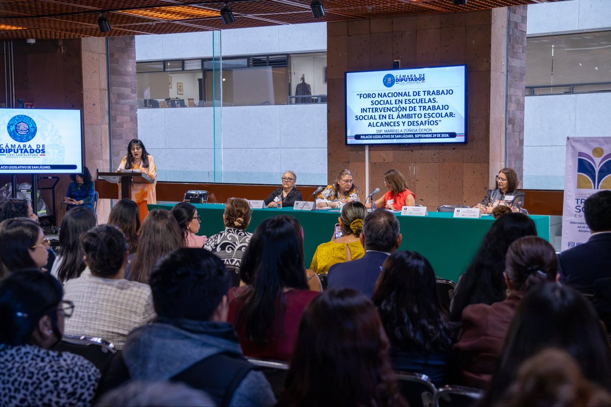 mariselazuiga1's tweet photo. ¡ Iniciamos!

Esta mañana dimos inicio al primer Foro Nacional de Trabajo Social en Escuelas en la @Mx_Diputados , con el acompañamiento de la @ENTSUNAMOficial , de mi amiga y vicecoordinadora @GabyJimenezMX y de la presidenta de la Comisión de Educación @RosarioOrozco15 

Este foro será el inicio de una conversación nacional y que de esta conversación nazca un compromiso, poner en el centro del reconocimiento de la labor social a quienes diariamente buscan consolidar un país con justicia y bienestar social 

#Iztapalapa #orgullodelatransformación