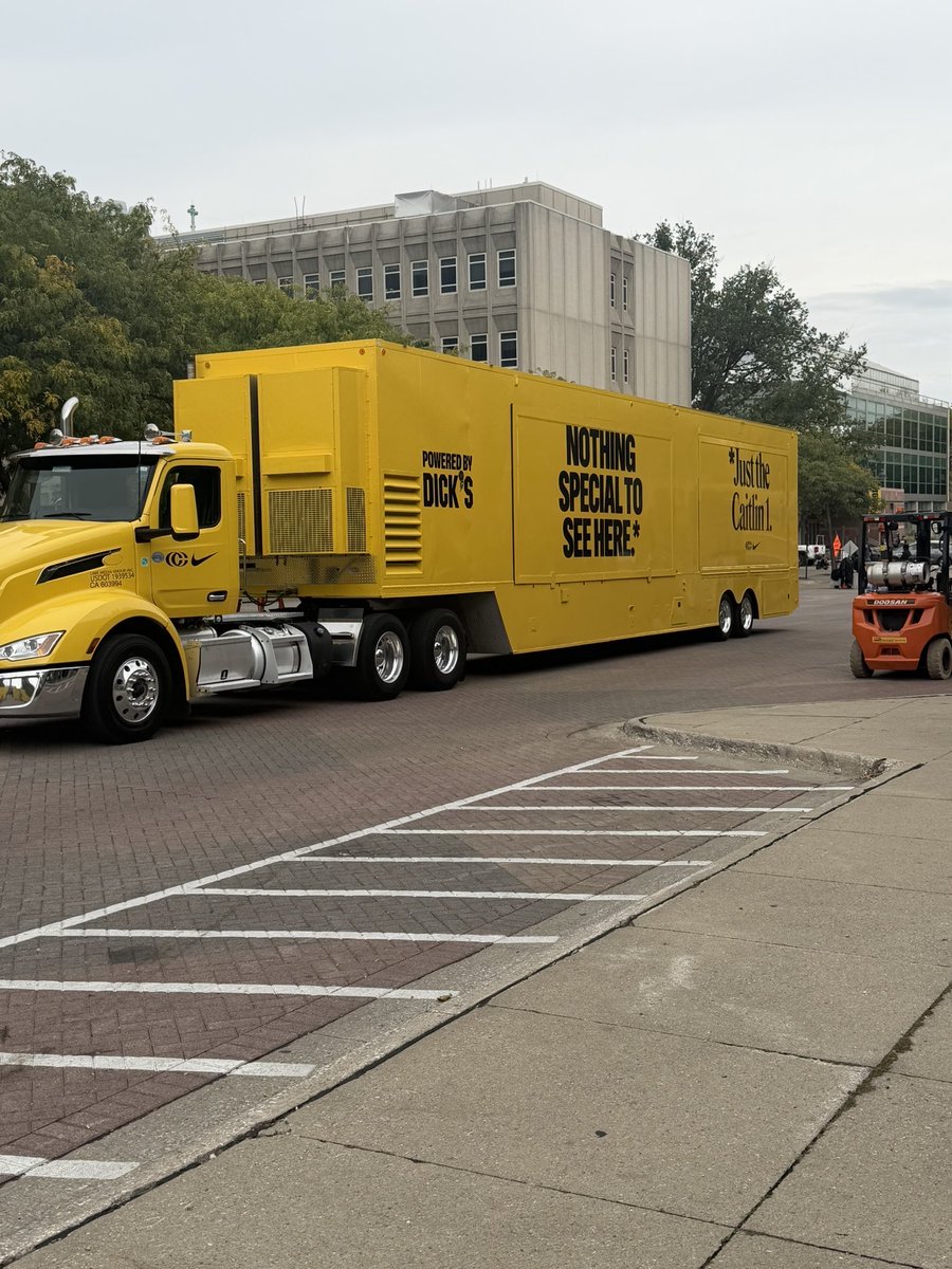 nosyone4's tweet photo. NOTHING SPECIAL TO SEE HERE just a huge truck full of Caitlin 1s https://t.co/qiI24NMKhD