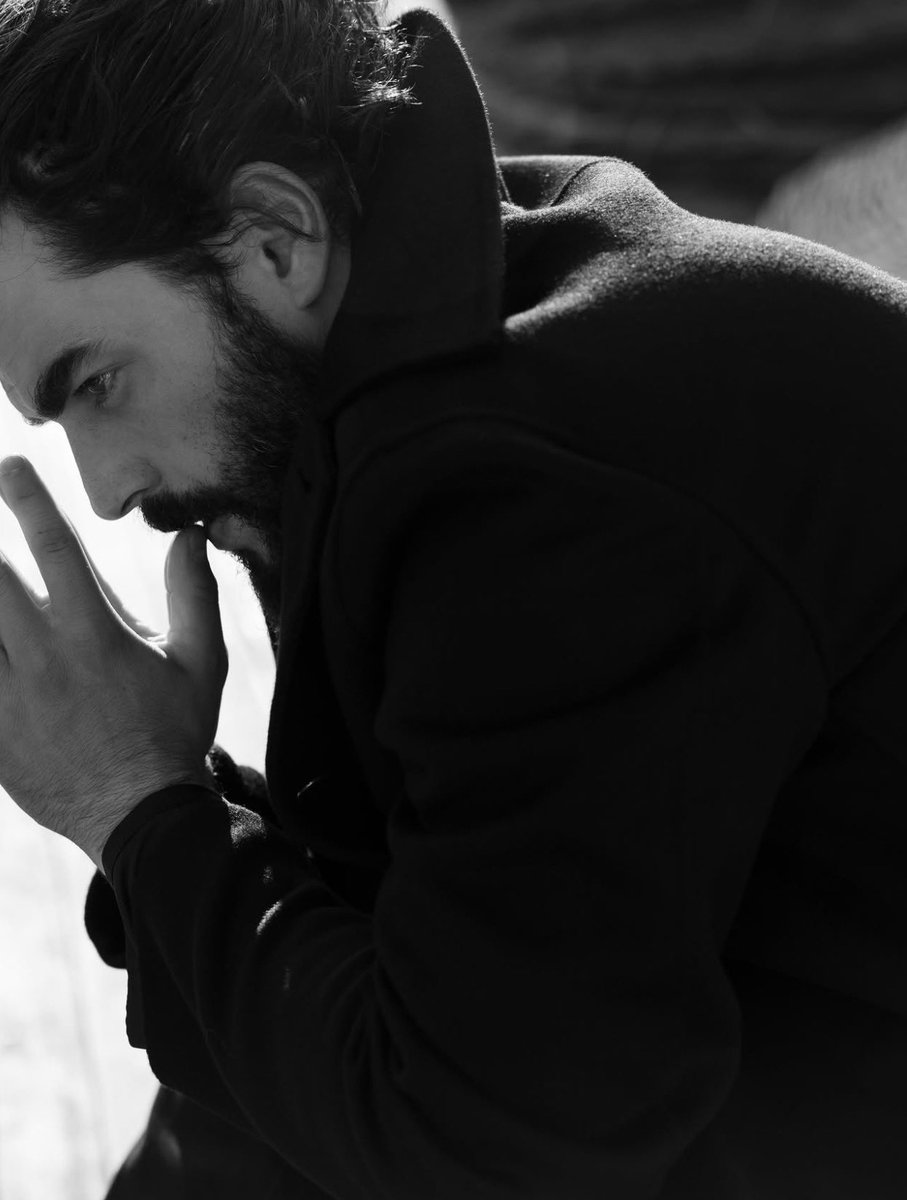 Guapazos's tweet photo. Akın Akınözü, puro arte turco 🔥 https://t.co/oCBkDGdRnB
