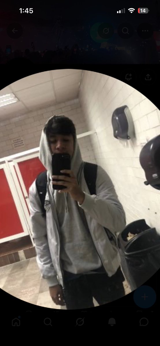 albor96's tweet photo. @bad_boixo @Metamorfemme Verga wey, hasta aquí apestas jajajajajajajajajaja de verdad que los pinches vagabundos viven una realidad alteradisima jajajajajaja me mama como lloran. Así calvo me veo como nunca en tu perra vida te vas a ver JAJAJAJAJAJAJA https://t.co/WDe2fL9Tlx