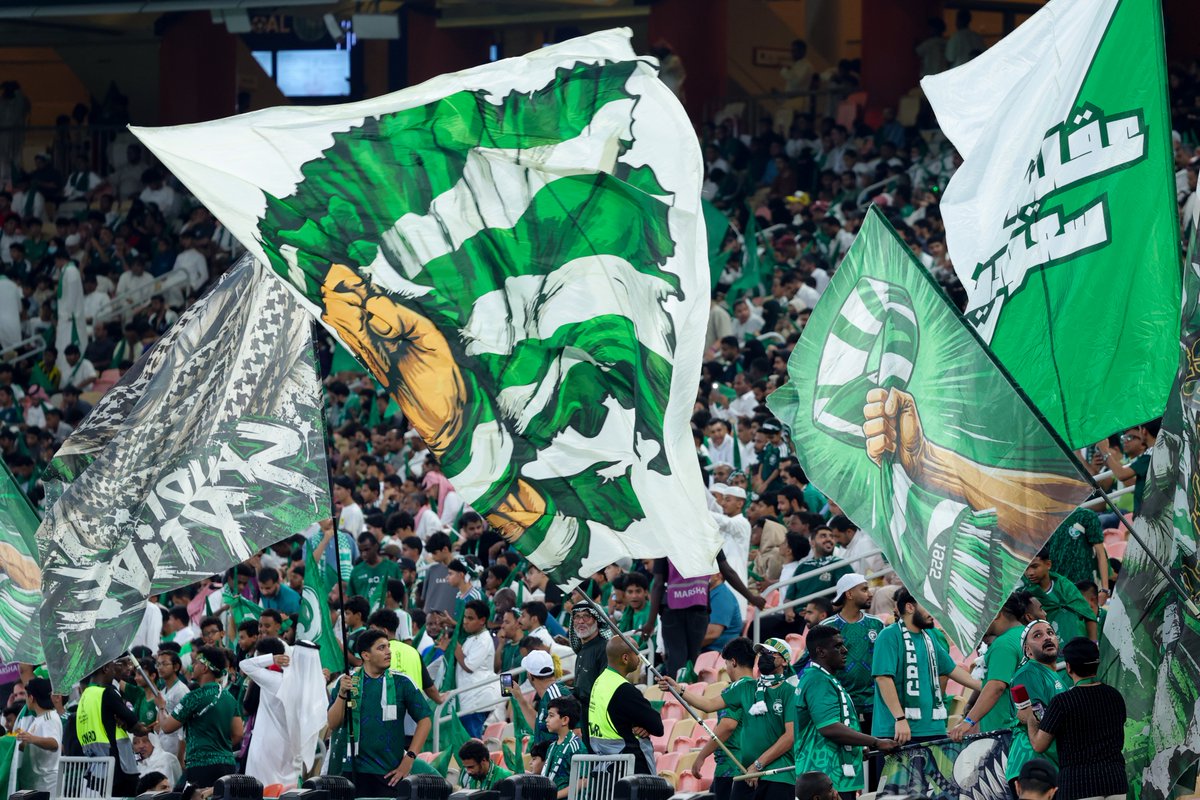 saudiFF's tweet photo. جمهور الوطن..🇸🇦
صوته قوة، وحضوره هيبة 💚

شكرًا لكم، موعدنا نصف النهائي 🫶 

#هذا_الأخضر https://t.co/DdxmfhuqKb